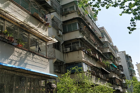 丽江明珠3室2厅2卫74万113m2精装出售